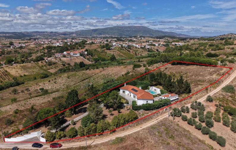 Moradia T4 para Venda em Olhalvo Foto 78