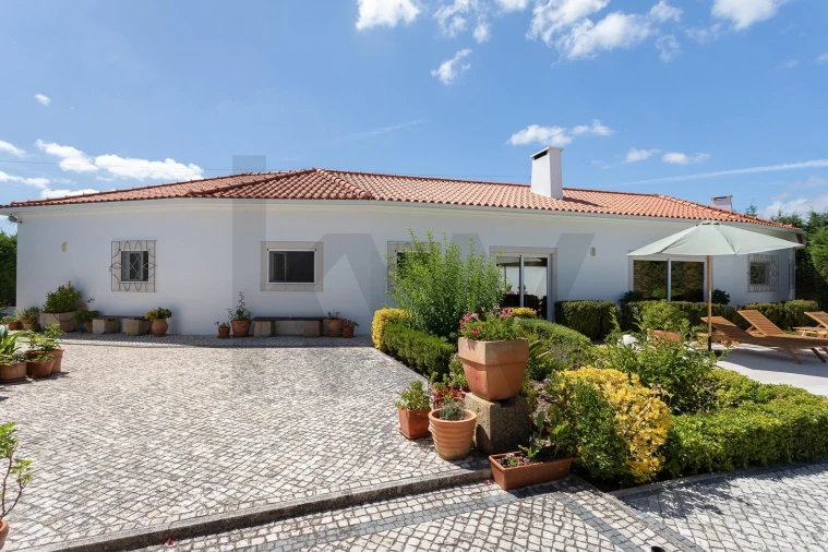 Moradia T4 para Venda em Olhalvo Foto 17