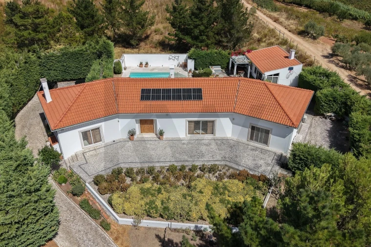 Moradia T4 para Venda em Olhalvo Foto 72