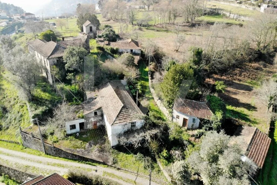 Quinta T3 para Venda em Paredes de Viadores e Manhuncelos Foto 76