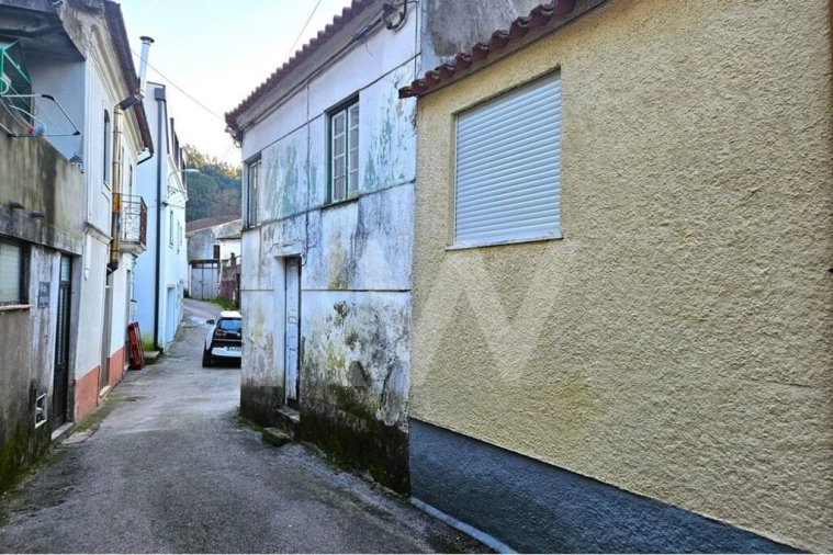 Moradia T3 para Venda em Miranda do Corvo Foto 18