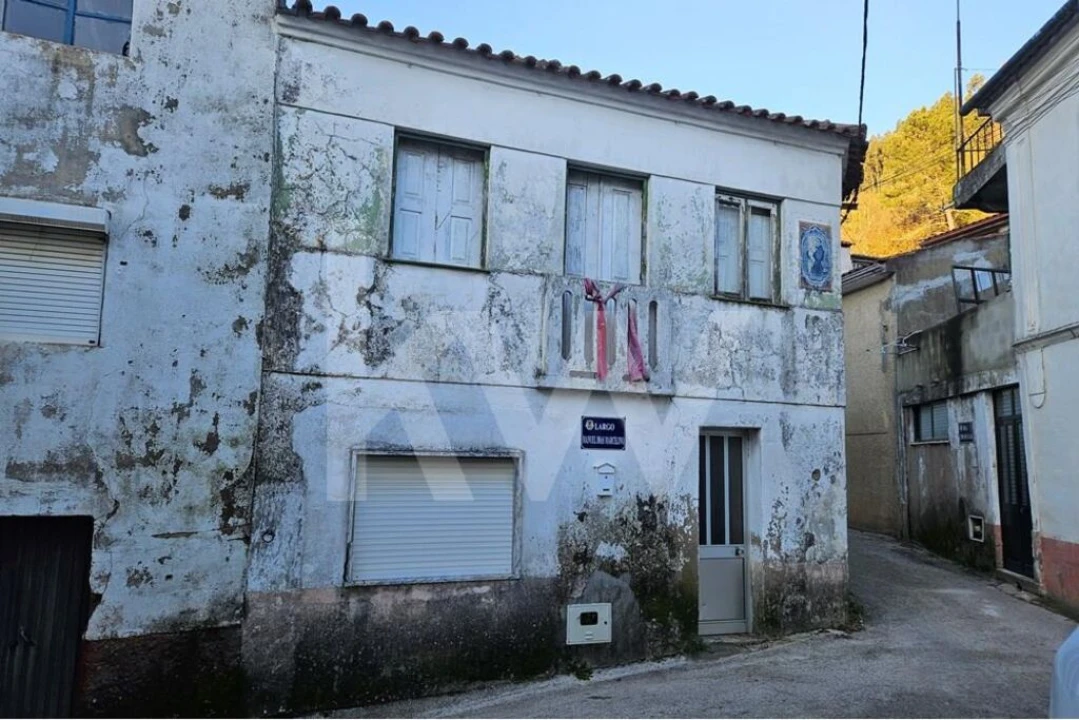 Moradia T3 para Venda em Miranda do Corvo Foto 6