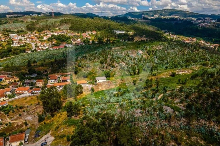 Terreno para Venda em Parada de Todeia Foto 6