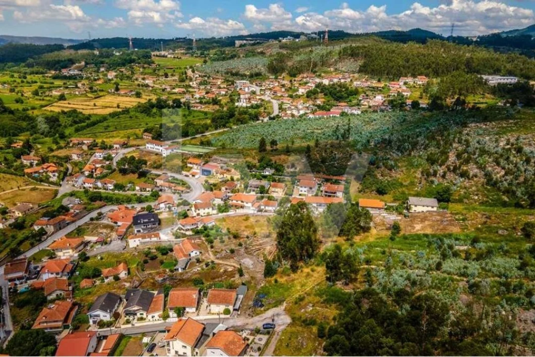Terreno para Venda em Parada de Todeia Foto 5