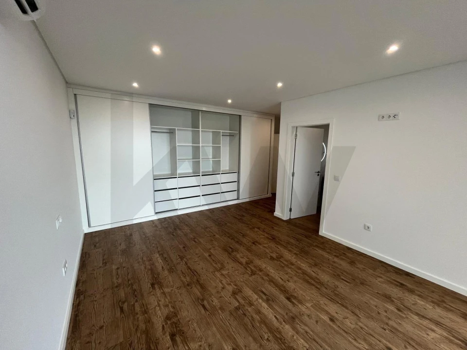 Moradia T3 para Venda em Agua de Pena Foto 23