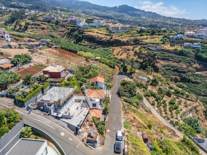 Moradia T3 para Venda em Arco da Calheta Foto 16