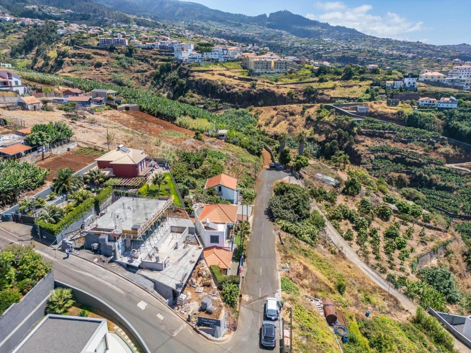 Moradia T3 para Venda em Arco da Calheta Foto 16