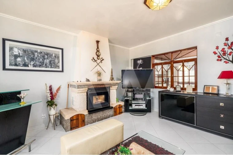 Moradia T4 para Venda em Alfragide Foto 11