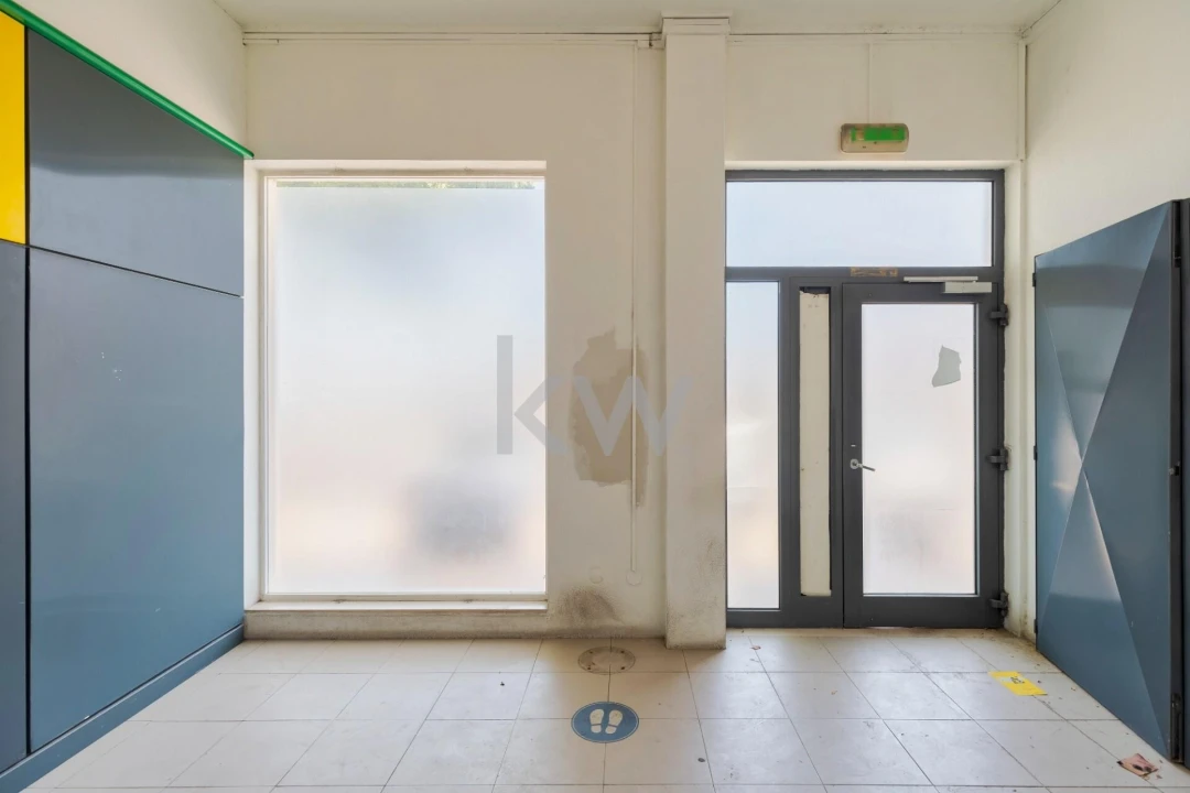 Loja para Venda em Caparica e Trafaria Foto 3