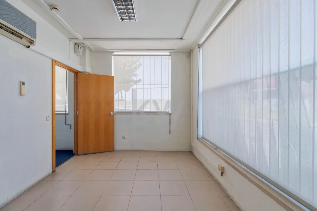 Loja para Venda em Caparica e Trafaria Foto 18