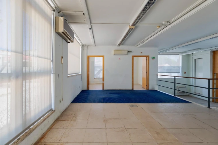 Loja para Venda em Caparica e Trafaria Foto 12