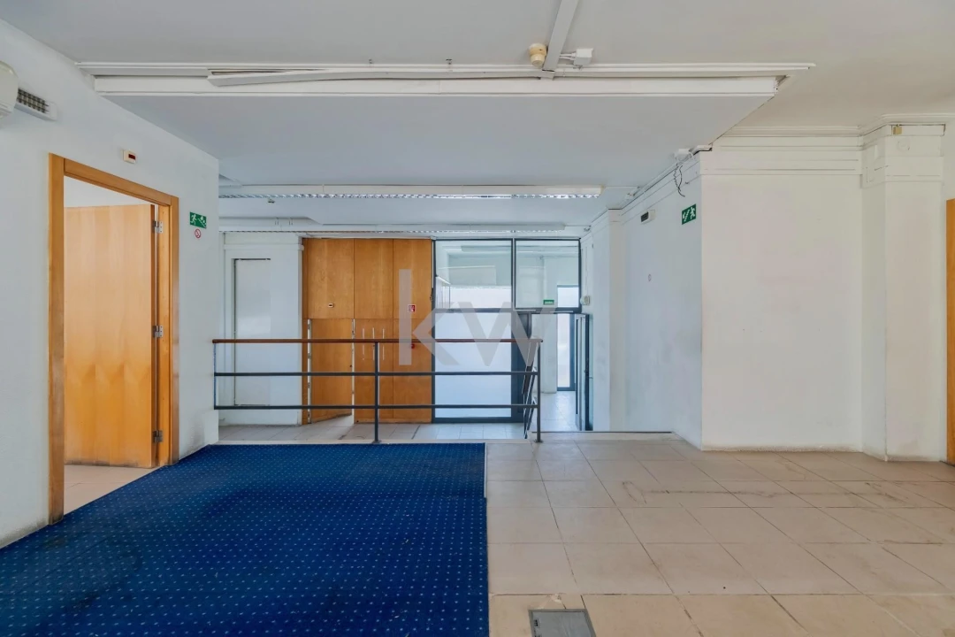 Loja para Venda em Caparica e Trafaria Foto 14