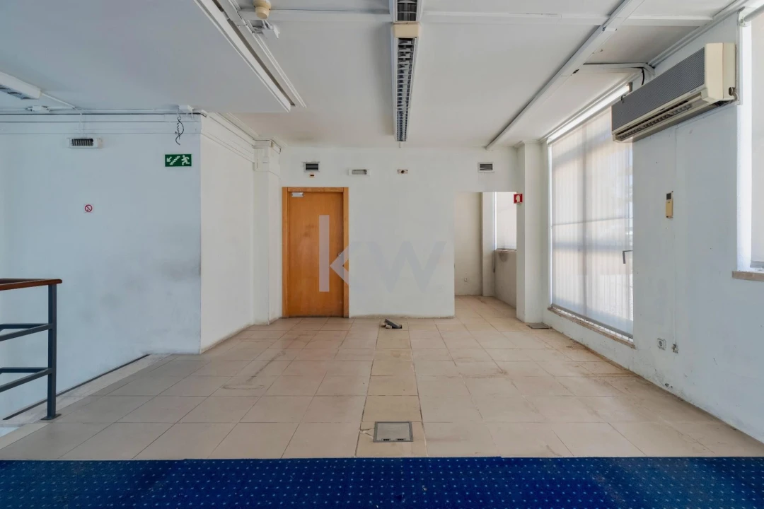 Loja para Venda em Caparica e Trafaria Foto 11