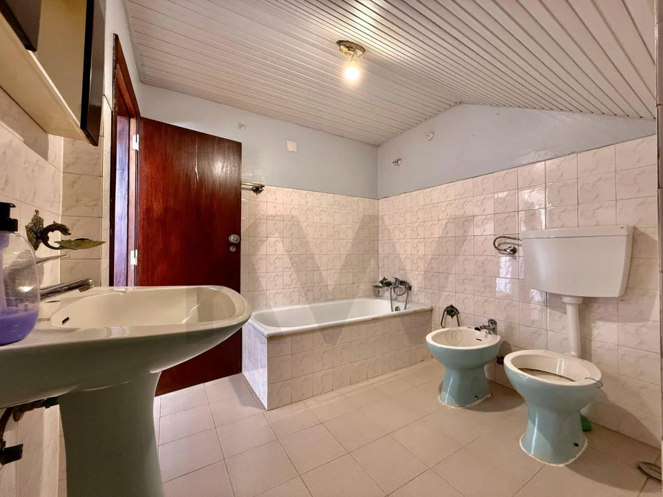 Moradia T4 para Venda em Alvalade Foto 19