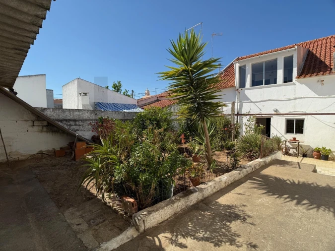 Moradia T4 para Venda em Alvalade