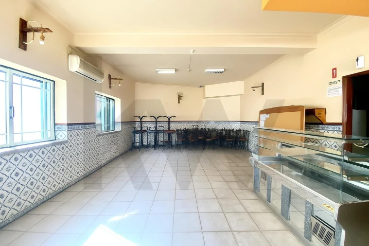 Prédio para Venda em Orca Foto 3