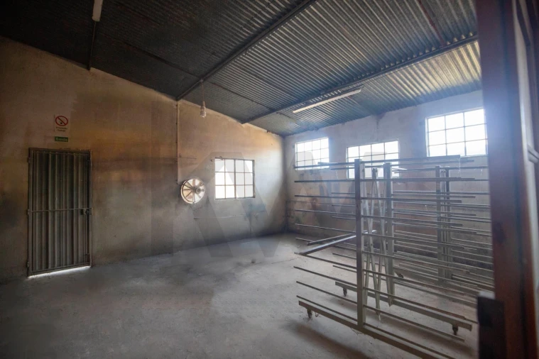 Armazém para Venda em Ulme Foto 9