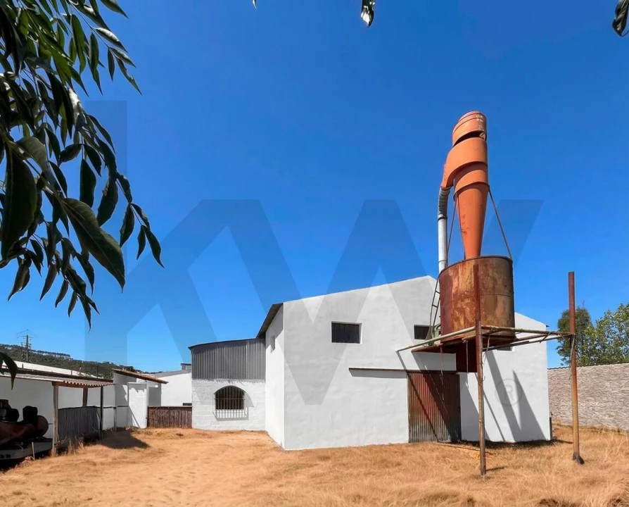 Armazém para Venda em Ulme Foto 1