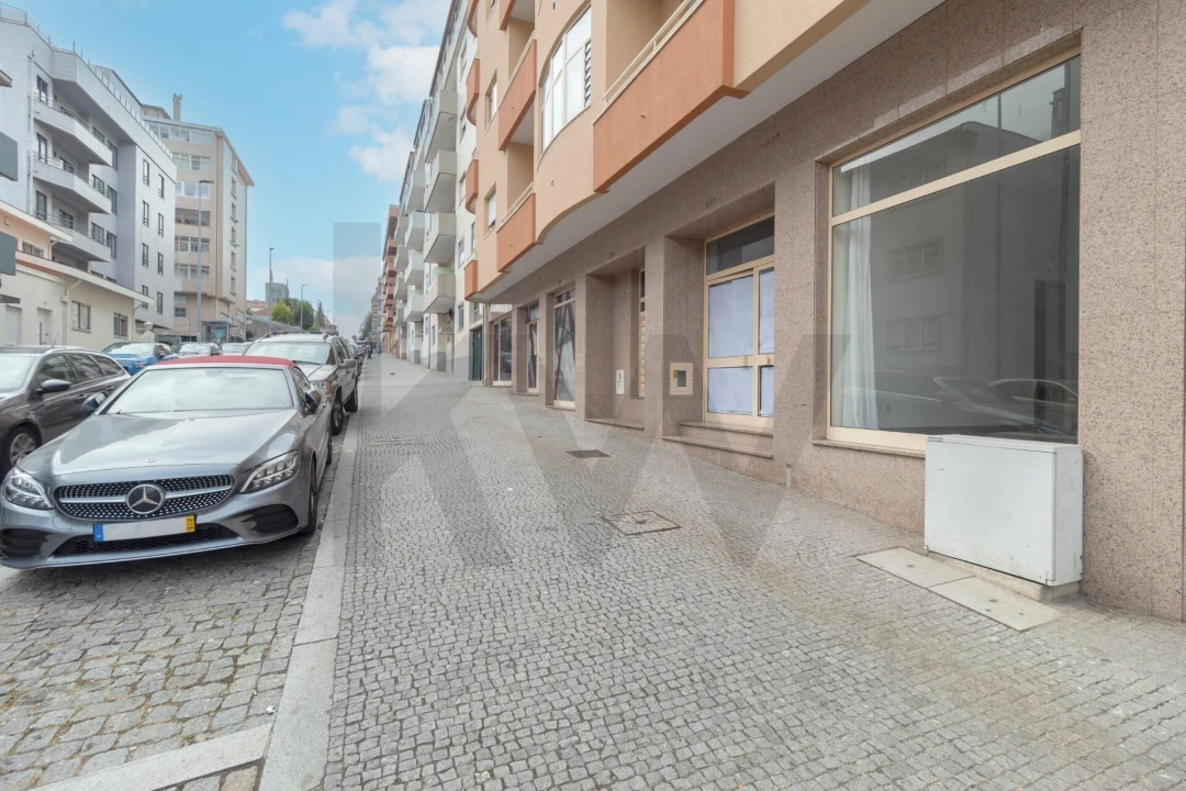 Loja para Arrendamento em Mafamude e Vilar do Paraíso Foto 45