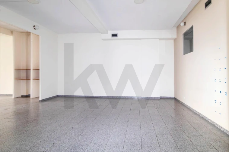 Loja para Arrendamento em Mafamude e Vilar do Paraíso Foto 9