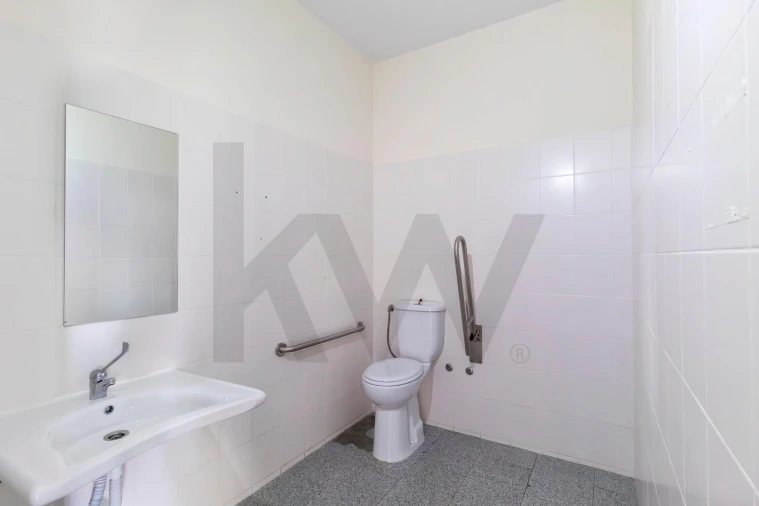 Loja para Arrendamento em Mafamude e Vilar do Paraíso Foto 16