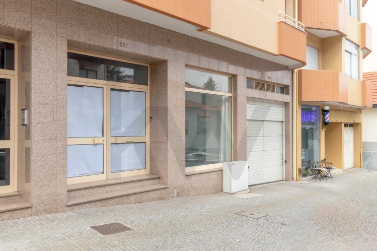 Loja para Arrendamento em Mafamude e Vilar do Paraíso Foto 41