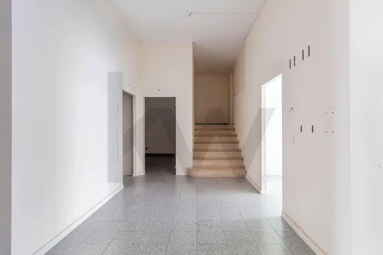 Loja para Arrendamento em Mafamude e Vilar do Paraíso Foto 8