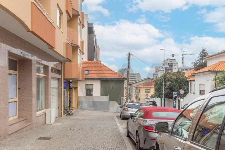 Loja para Arrendamento em Mafamude e Vilar do Paraíso Foto 44