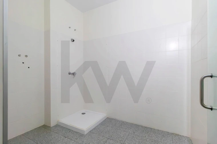 Loja para Arrendamento em Mafamude e Vilar do Paraíso Foto 13