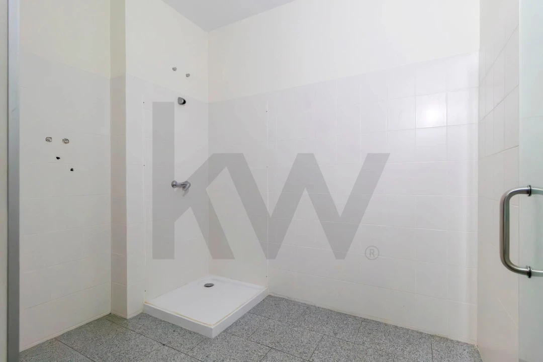 Loja para Arrendamento em Mafamude e Vilar do Paraíso Foto 13