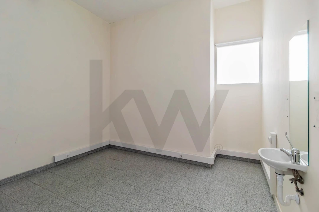 Loja para Arrendamento em Mafamude e Vilar do Paraíso Foto 18