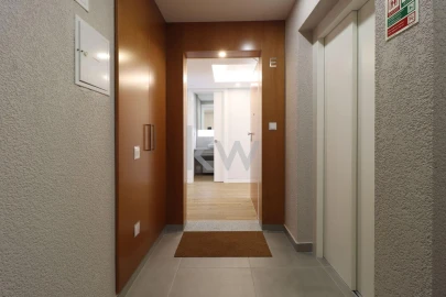 Apartamento T3 para Venda em Carcavelos e Parede
