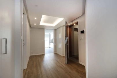 Apartamento T3 para Venda em Carcavelos e Parede
