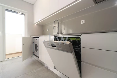 Apartamento T3 para Venda em Carcavelos e Parede