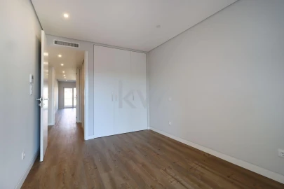 Apartamento T3 para Venda em Carcavelos e Parede