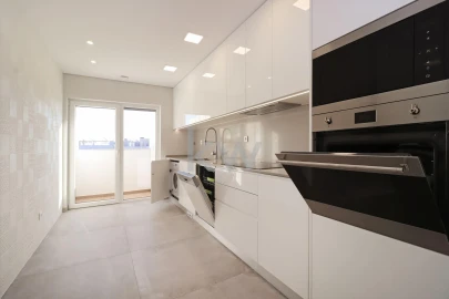 Apartamento T3 para Venda em Carcavelos e Parede