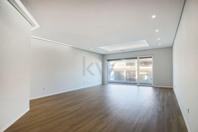 Apartamento T3 para Venda em Carcavelos e Parede