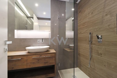 Apartamento T3 para Venda em Carcavelos e Parede