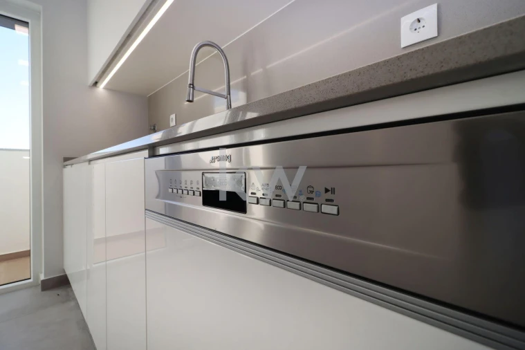 Apartamento T3 para Venda em Carcavelos e Parede Foto 16