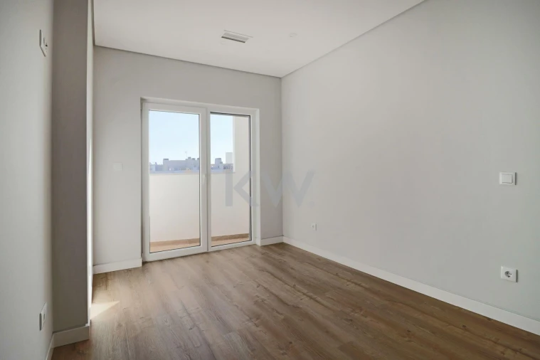 Apartamento T3 para Venda em Carcavelos e Parede Foto 19