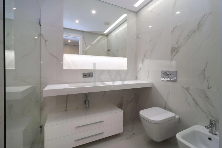 Apartamento T3 para Venda em Carcavelos e Parede Foto 35
