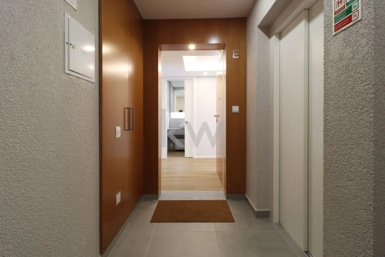 Apartamento T3 para Venda em Carcavelos e Parede Foto 43