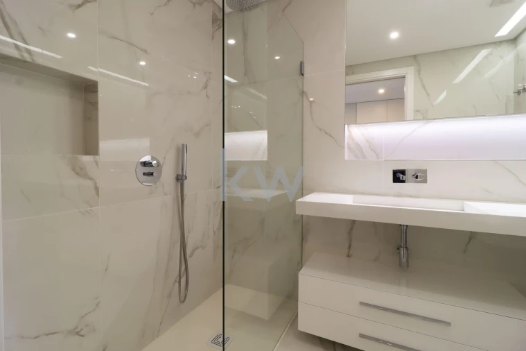 Apartamento T3 para Venda em Carcavelos e Parede Foto 34