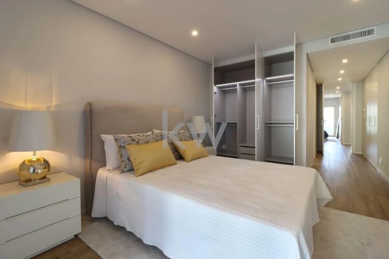 Apartamento T3 para Venda em Carcavelos e Parede Foto 26