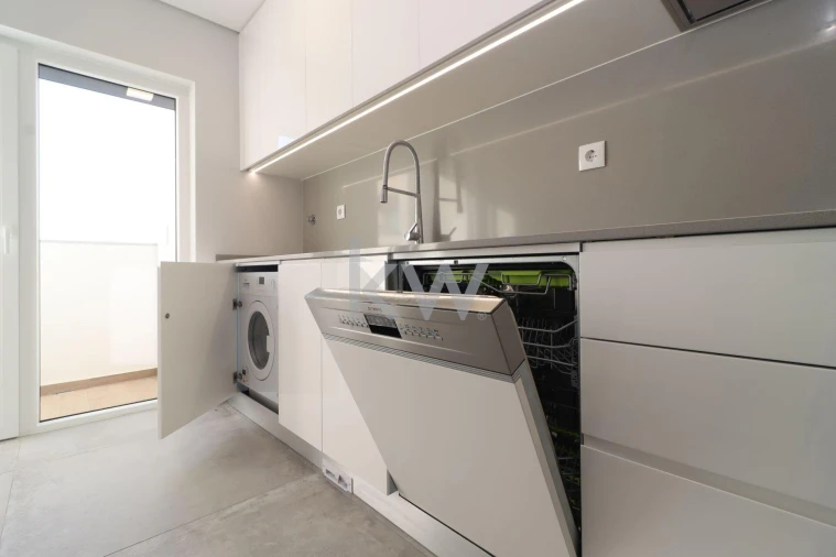 Apartamento T3 para Venda em Carcavelos e Parede Foto 15