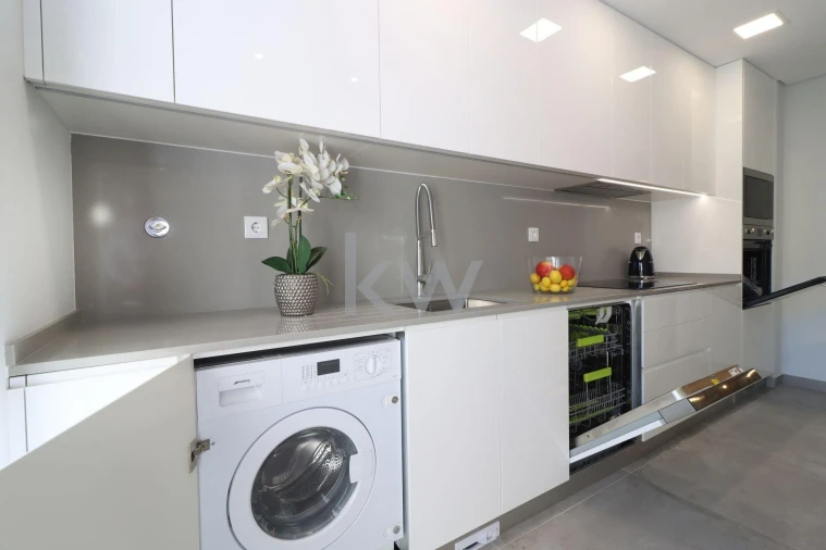 Apartamento T3 para Venda em Carcavelos e Parede Foto 12