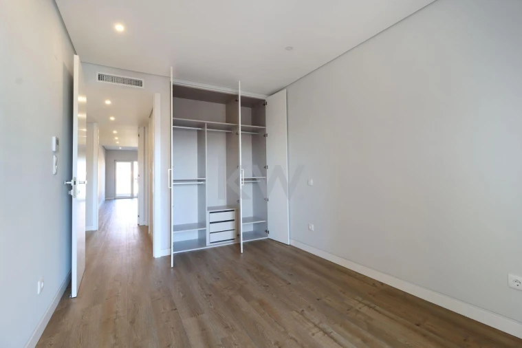 Apartamento T3 para Venda em Carcavelos e Parede Foto 27