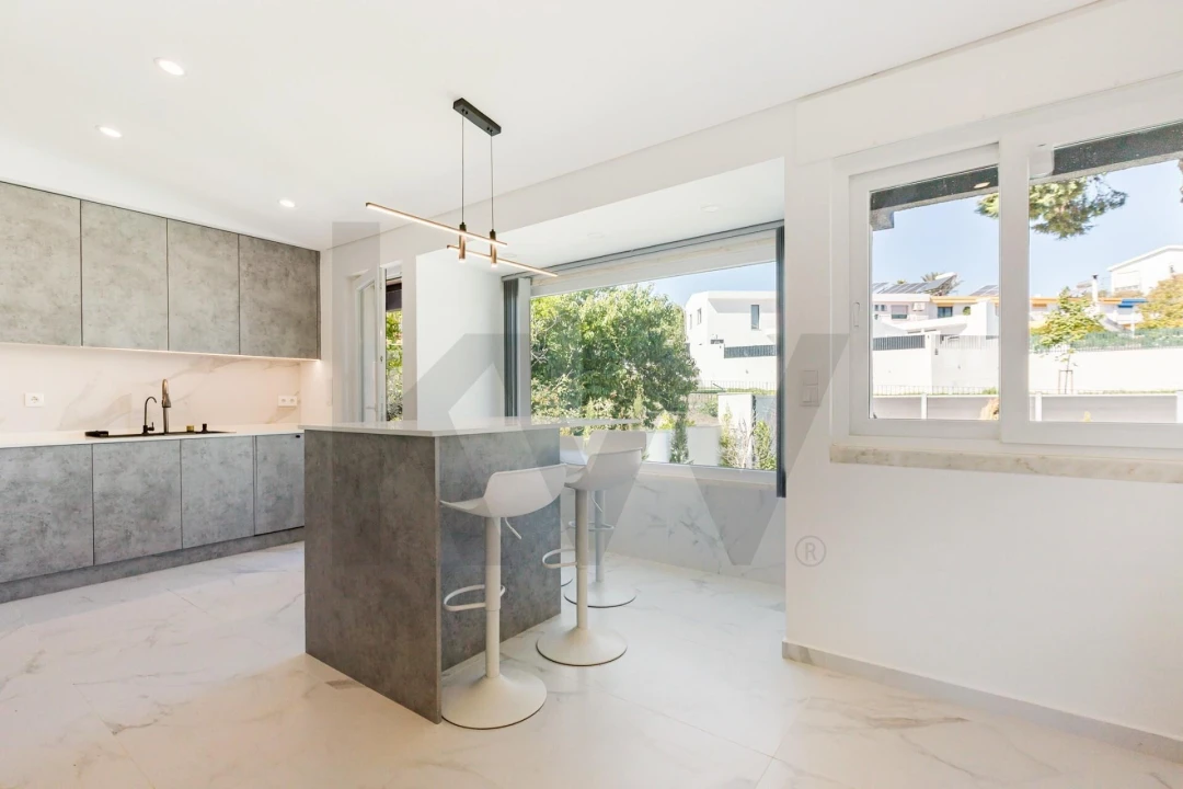 Moradia T4 para Venda em Águas Livres Foto 8