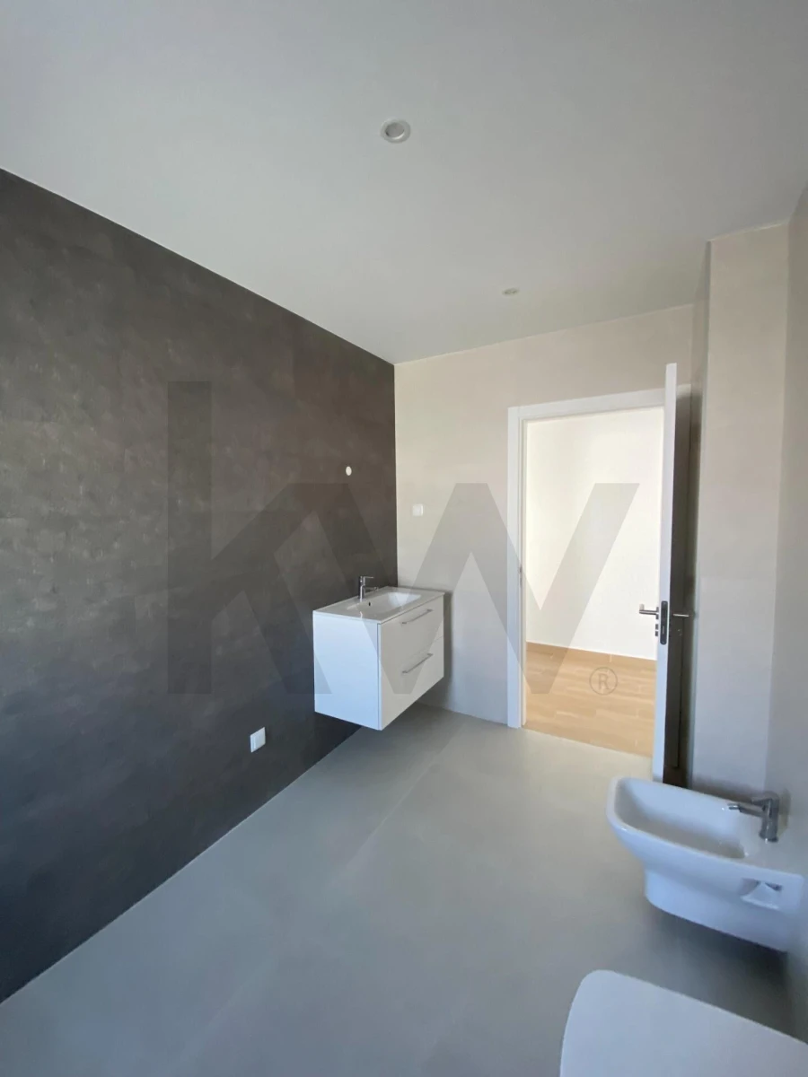 Apartamento T3 para Venda em Nazare Foto 9