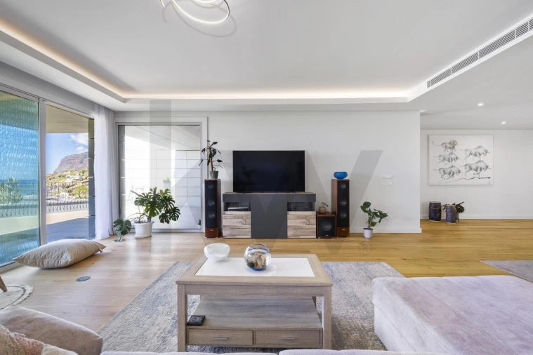Apartamento T4 para Venda em São Martinho Foto 3